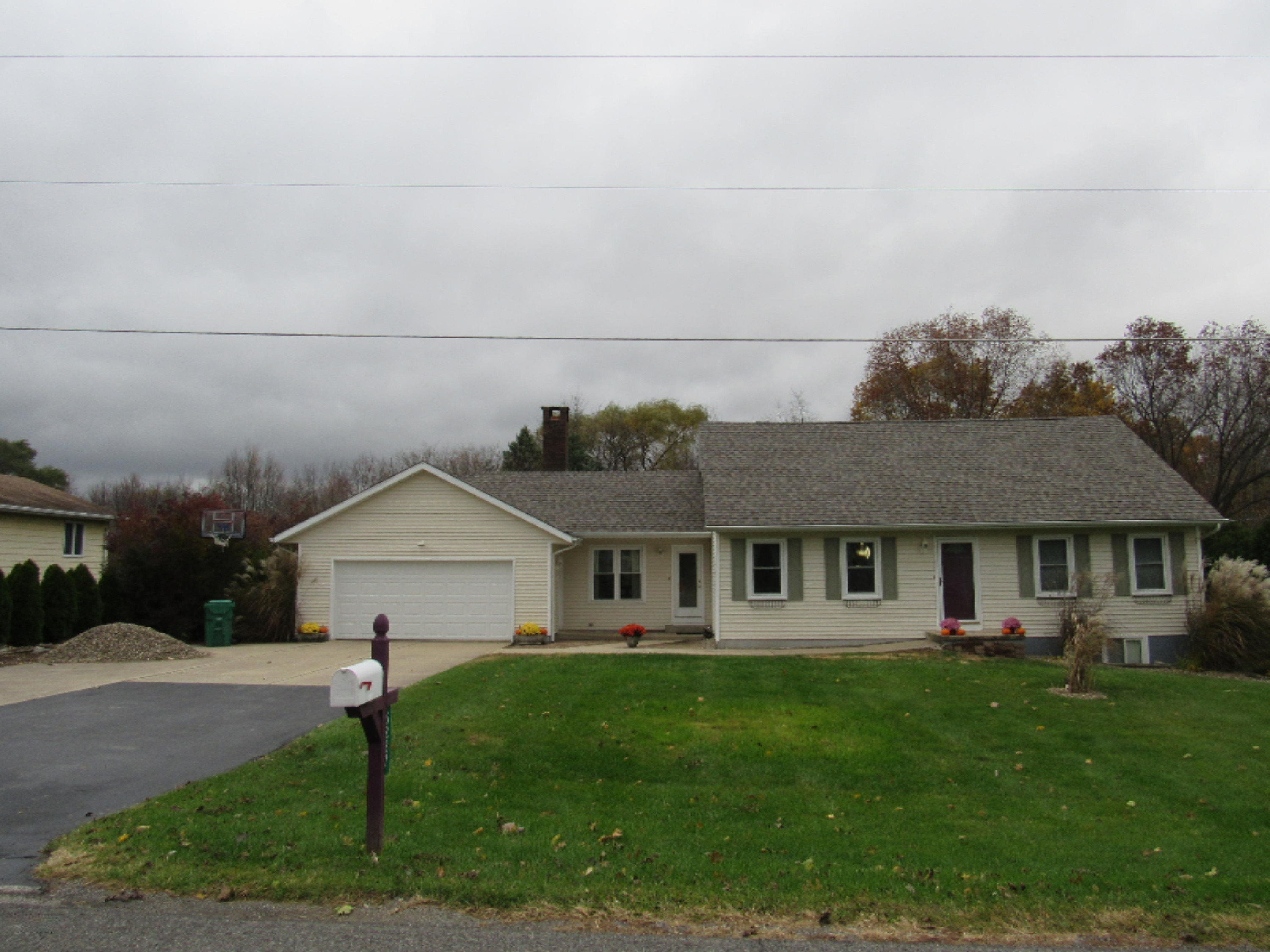6287 Long Lake Road Berrien Springs, MI 49103 - Photo 3 of 35 20181104_08