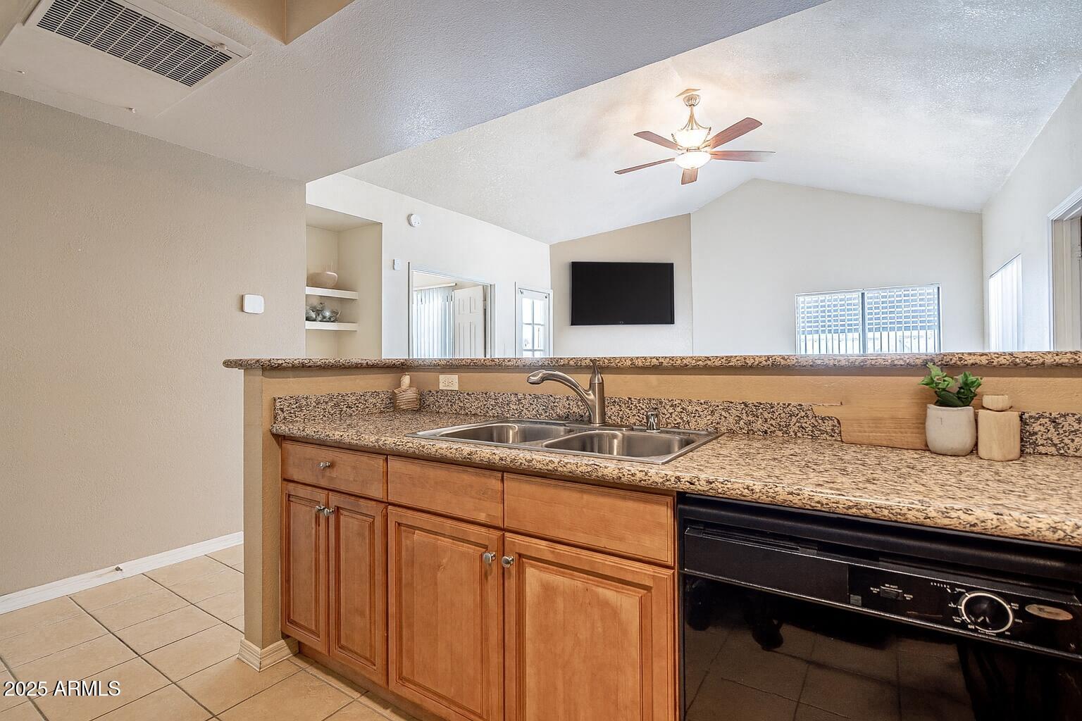 855 North Dobson Road, Unit 2090 Chandler, AZ 85224 - Photo 5 of 15 Kitchen