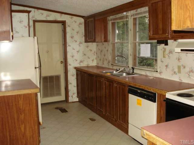 1001 Wendell Road Wendell, NC 27591 - Photo 2 of 12 kitchen