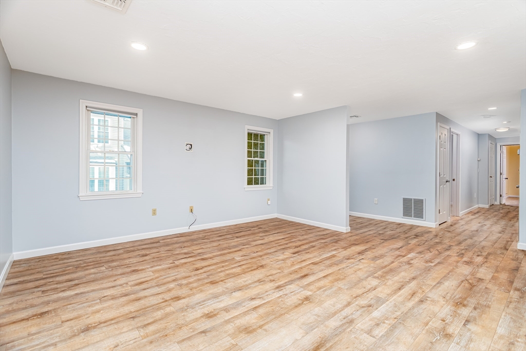 308 Ridgefield Circle, Unit C Clinton, MA 01510 - Photo 13 of 29