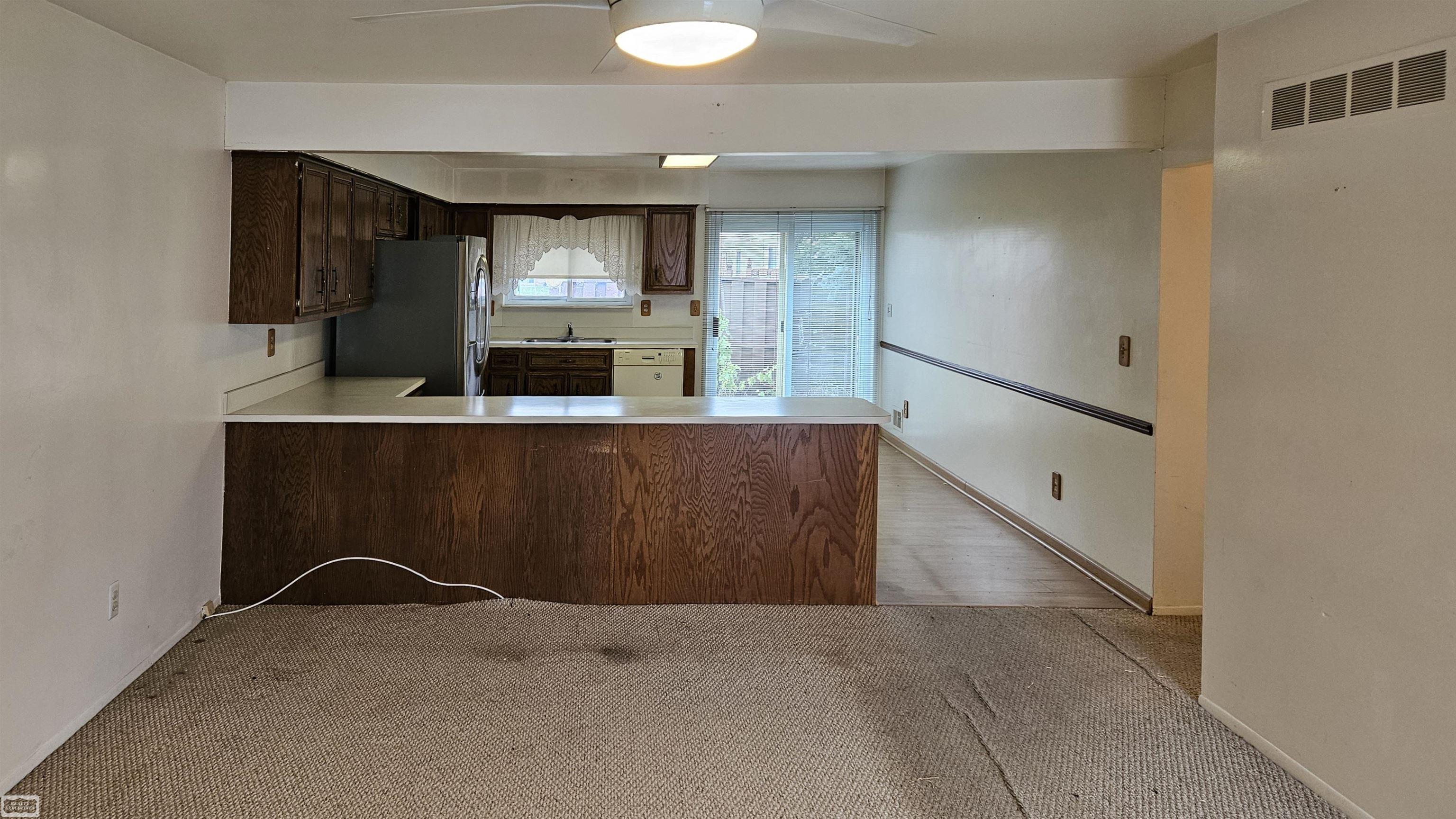8744 Phoenix Court Warren, MI 48093 - Photo 10 of 21