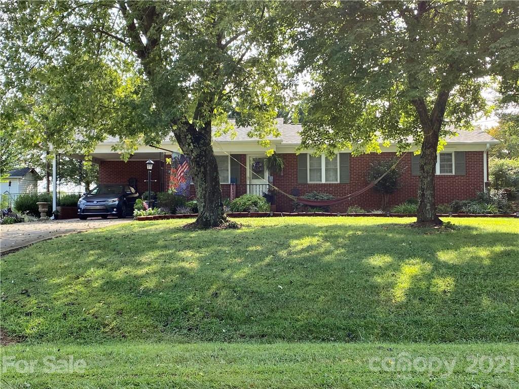 2823 Bettis Road Grover, NC 28073 - Photo 2 of 27 a front view of house with yard and green space