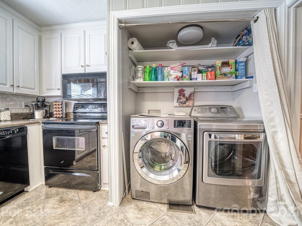 2823 Bettis Road Grover, NC 28073 - Photo 8 of 27 a utility room with dryer and washer