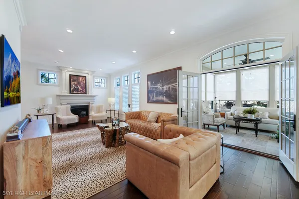 $1,448,000 | 1 Willowcrest Drive, Oak Brook, IL 60523