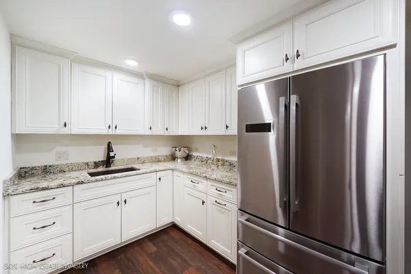 $1,448,000 | 1 Willowcrest Drive, Oak Brook, IL 60523