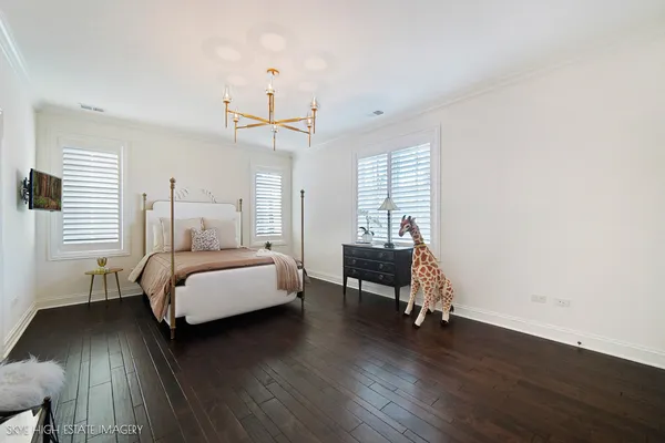 $1,448,000 | 1 Willowcrest Drive, Oak Brook, IL 60523