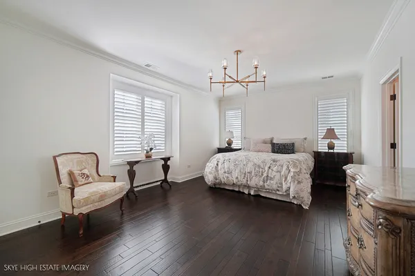 $1,448,000 | 1 Willowcrest Drive, Oak Brook, IL 60523