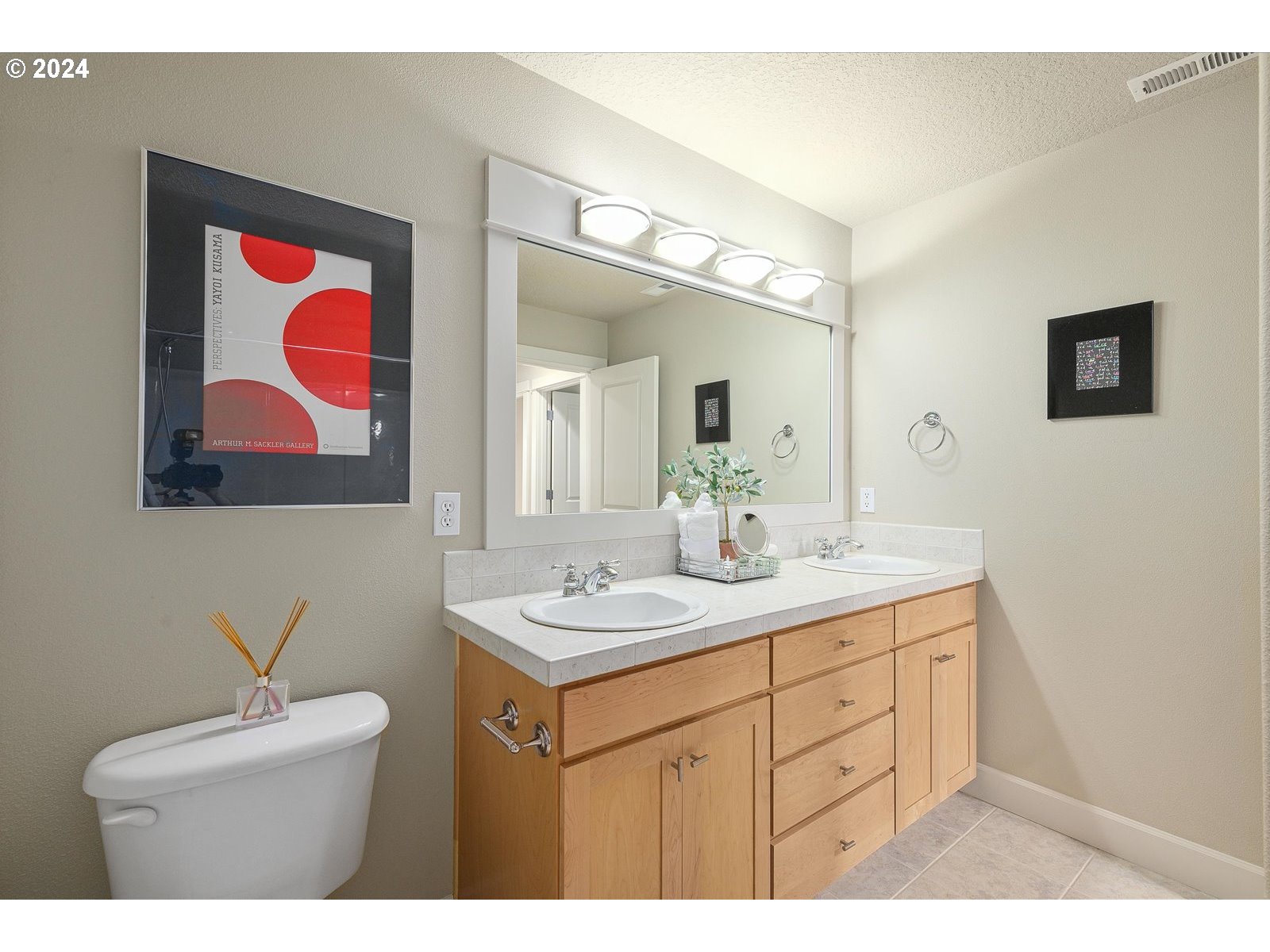 2224 Lucerne Place West Linn, OR 97068 - Photo 20 of 26 a bathroom with a sink and a mirror