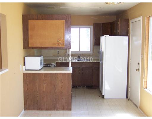 101 Ranch Street Pahrump, NV 89060 - Photo 3 of 14 Kitchen.