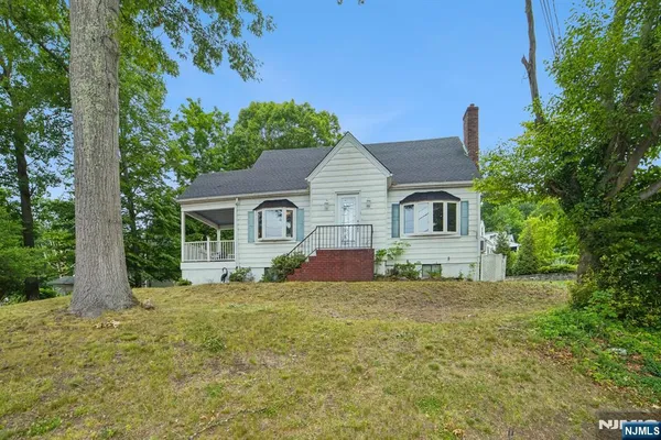 $529,000 | 72 Lake Drive East, Wayne, NJ 07470