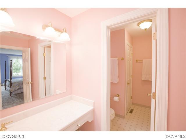 8205 Yolanda Road Henrico, VA 23229 - Photo 15 of 24 Master Bath - Master bath includes vanity ideal fo