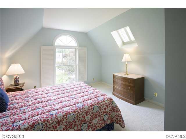 8205 Yolanda Road Henrico, VA 23229 - Photo 18 of 24 Bedroom - Bedroom with skylight and carpet floorin
