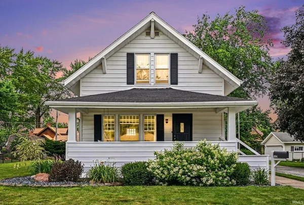 $245,000 | 604 East Van Buren Street, Nappanee, IN 46550