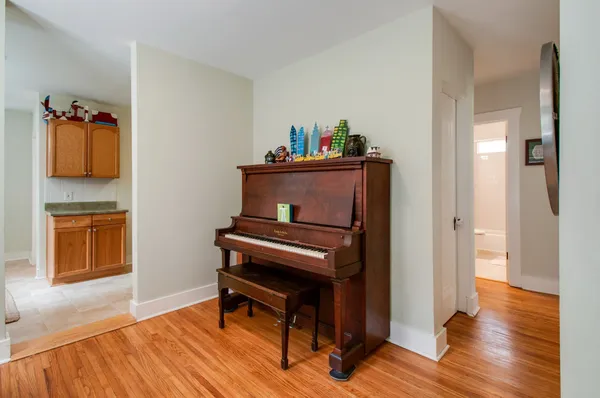 $2,800 | 2615 West Linden Avenue, Nashville, TN 37212