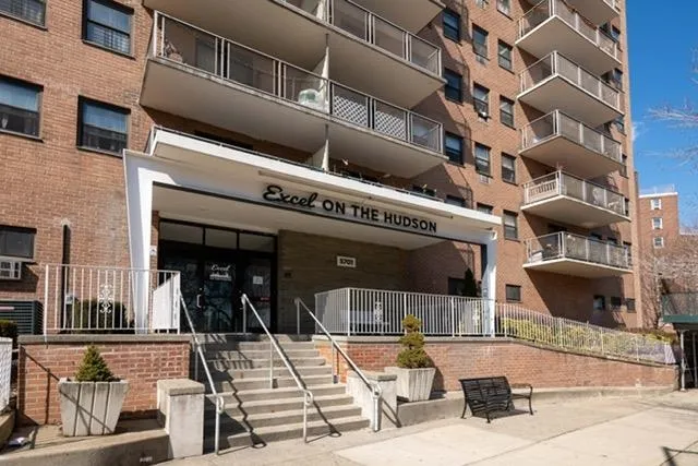 $2,150 | 5701 JFK Boulevard East, West New York, NJ 07093