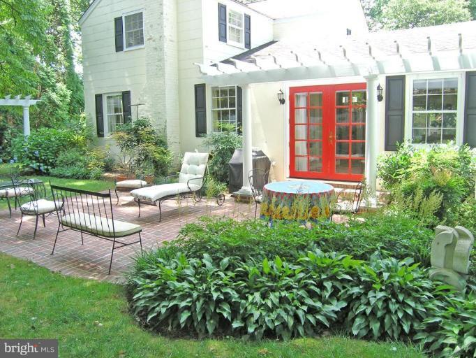 10305 Cherry Tree Lane Silver Spring, MD 20901 - Photo 22 of 29 Patio