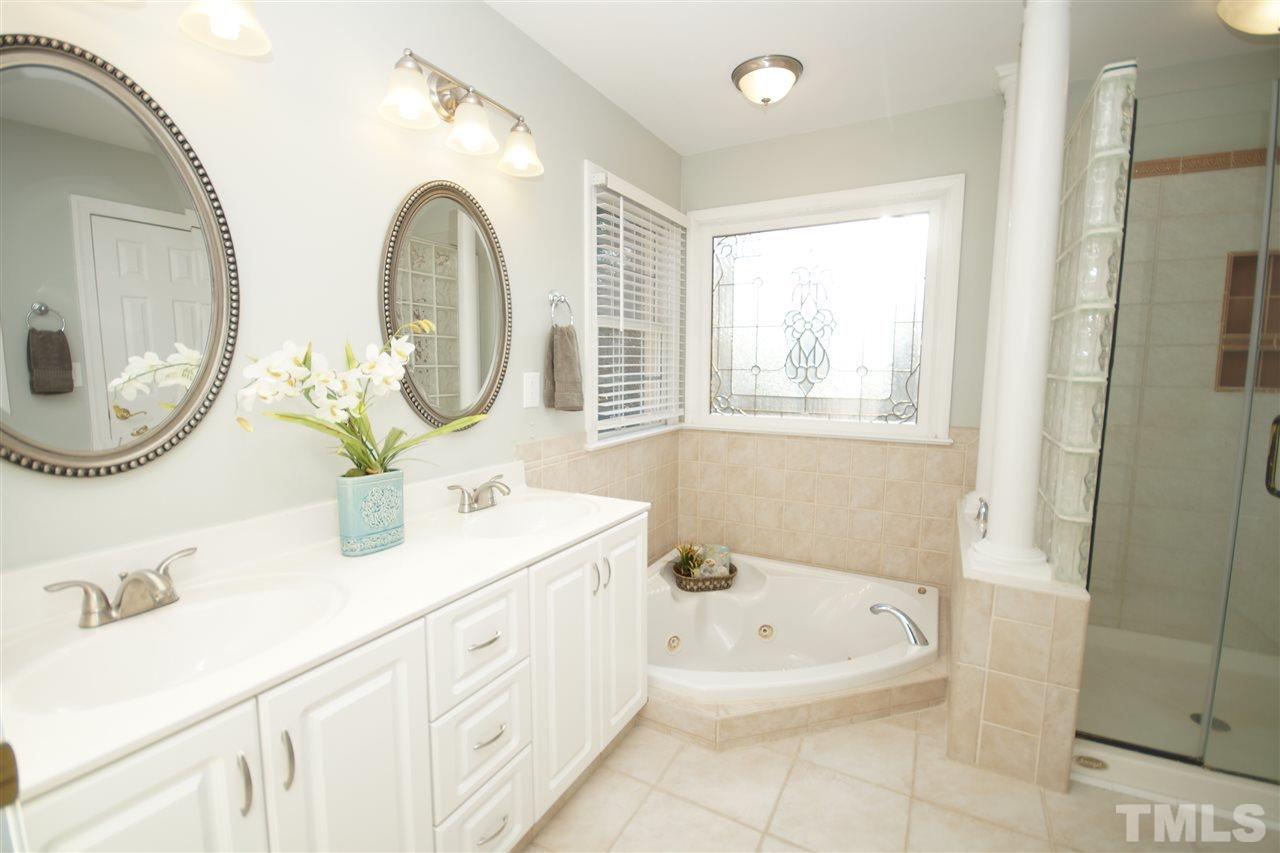 12340 Amoretto Way Raleigh, NC 27613 - Photo 12 of 24