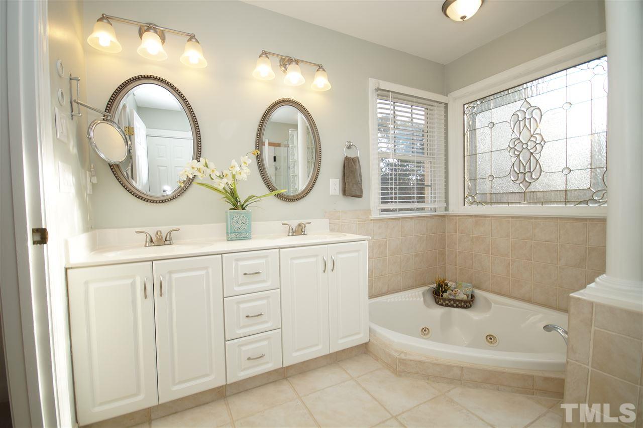 12340 Amoretto Way Raleigh, NC 27613 - Photo 13 of 24