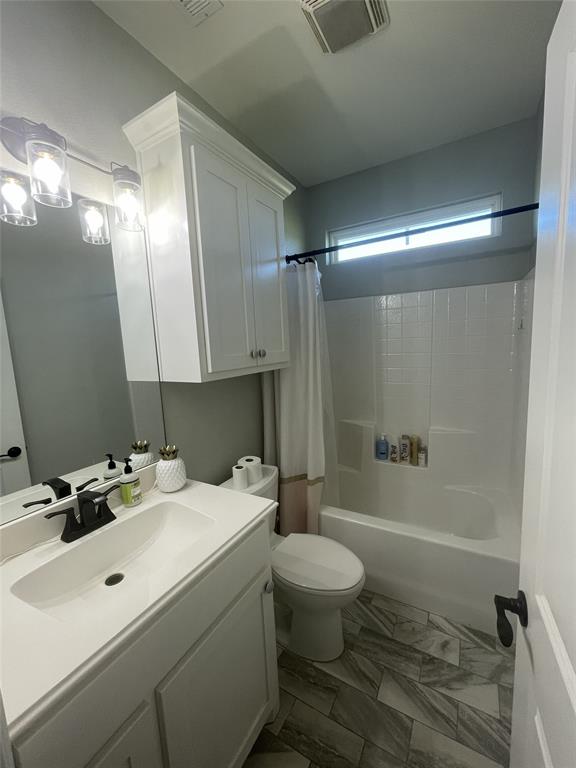 2622 Refuge Road Sherman, TX 75092 - Photo 27 of 34 HALL BATHROOM