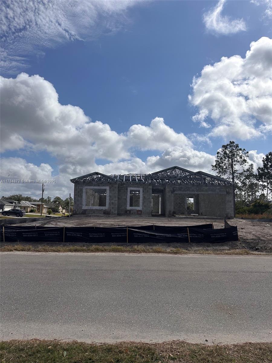 3060 Sean Road North Port, FL 34288 - Photo 4 of 9 Gallery Image 4