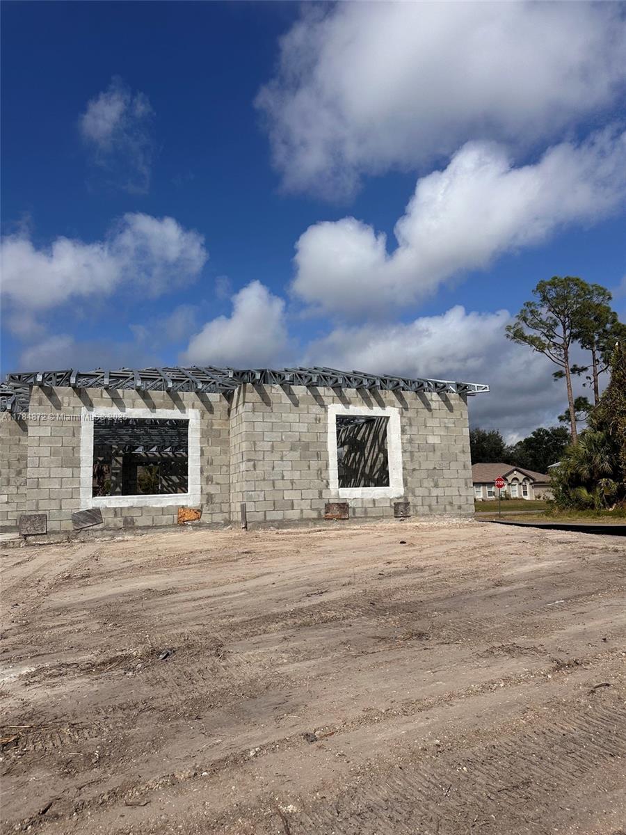 3060 Sean Road North Port, FL 34288 - Photo 6 of 9 Gallery Image 6