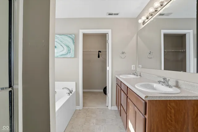 $298,000 | 10536 Deercrest Lane, Indianapolis, IN 46239