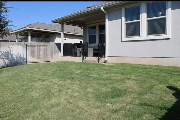 $2,000 | 201 McFarland Street, Georgetown, TX 78628