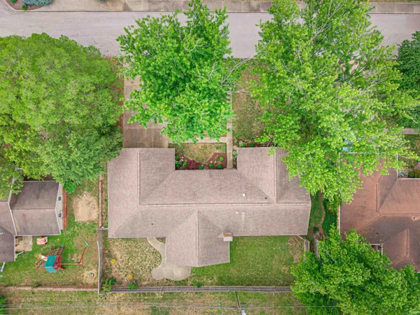 $299,999 | 1616 Burnett Lane, Vincennes, IN 47591