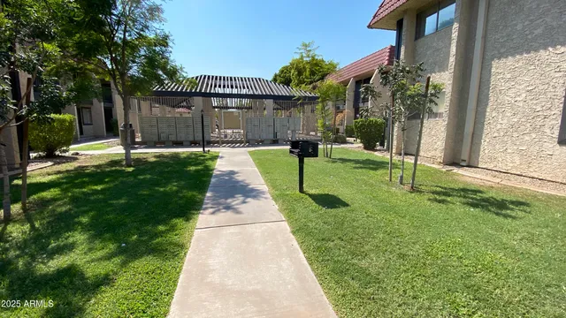 $1,125 | 700 West University Drive, Unit 111, Tempe, AZ 85281