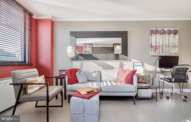 $1,895 | 801 North Pitt Street, Unit 420, Alexandria, VA 22314