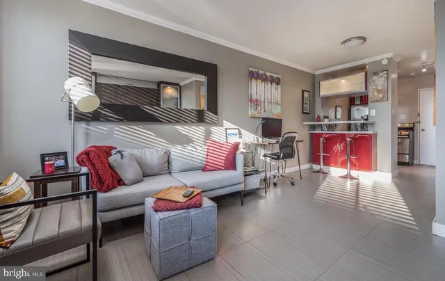 $1,895 | 801 North Pitt Street, Unit 420, Alexandria, VA 22314