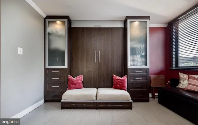 $1,895 | 801 North Pitt Street, Unit 420, Alexandria, VA 22314