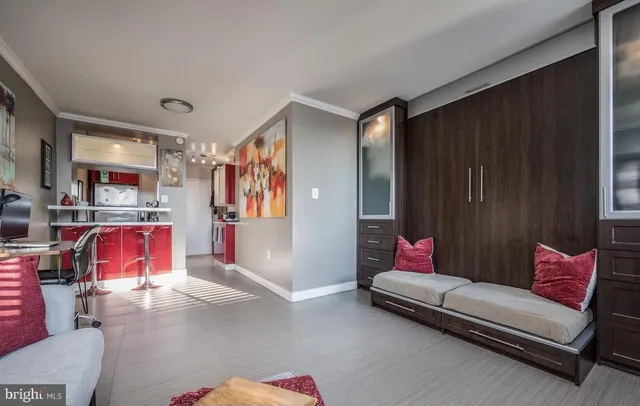 $1,895 | 801 North Pitt Street, Unit 420, Alexandria, VA 22314