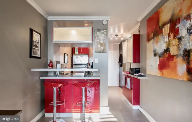 $1,895 | 801 North Pitt Street, Unit 420, Alexandria, VA 22314