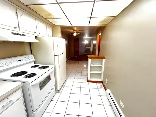 a view of utility room