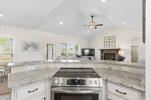 $674,900 | 240 Turkey Trot Lane, Jasper, TN 37347