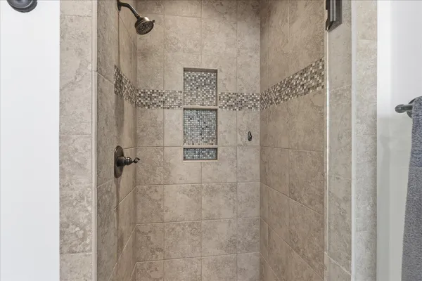 $674,900 | 240 Turkey Trot Lane, Jasper, TN 37347