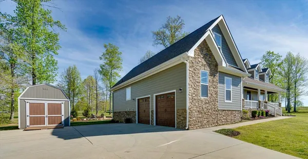 $674,900 | 240 Turkey Trot Lane, Jasper, TN 37347