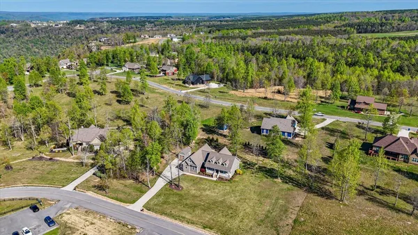 $674,900 | 240 Turkey Trot Lane, Jasper, TN 37347