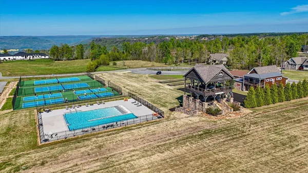 $674,900 | 240 Turkey Trot Lane, Jasper, TN 37347