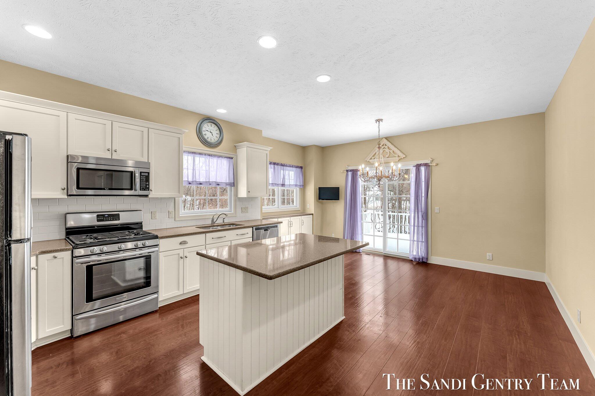 601 Lakeview Lane, Unit 1 Spring Lake, MI 49456 - Photo 13 of 40 06-AIV00607