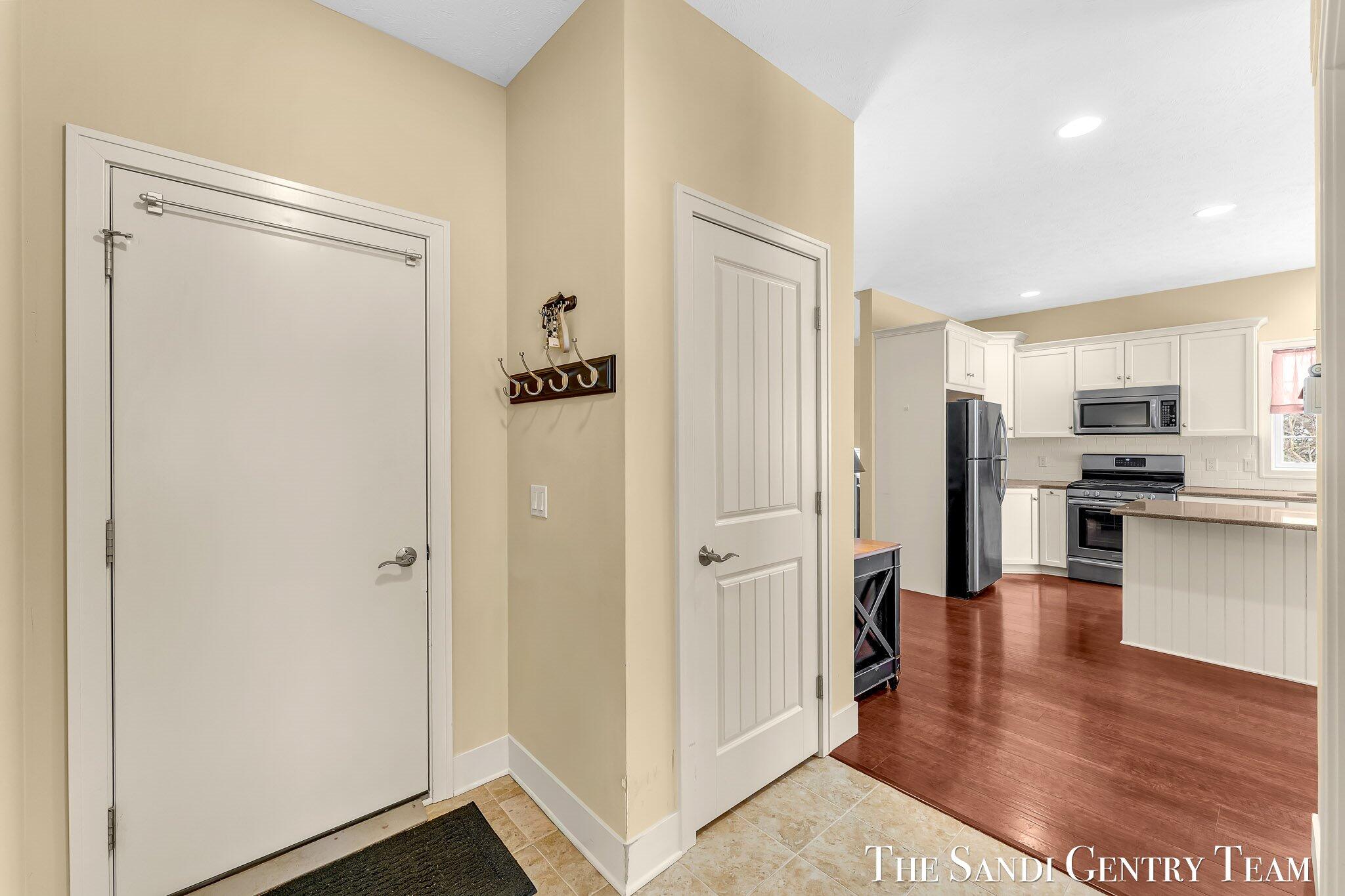 601 Lakeview Lane, Unit 1 Spring Lake, MI 49456 - Photo 24 of 40 26-AIV00652