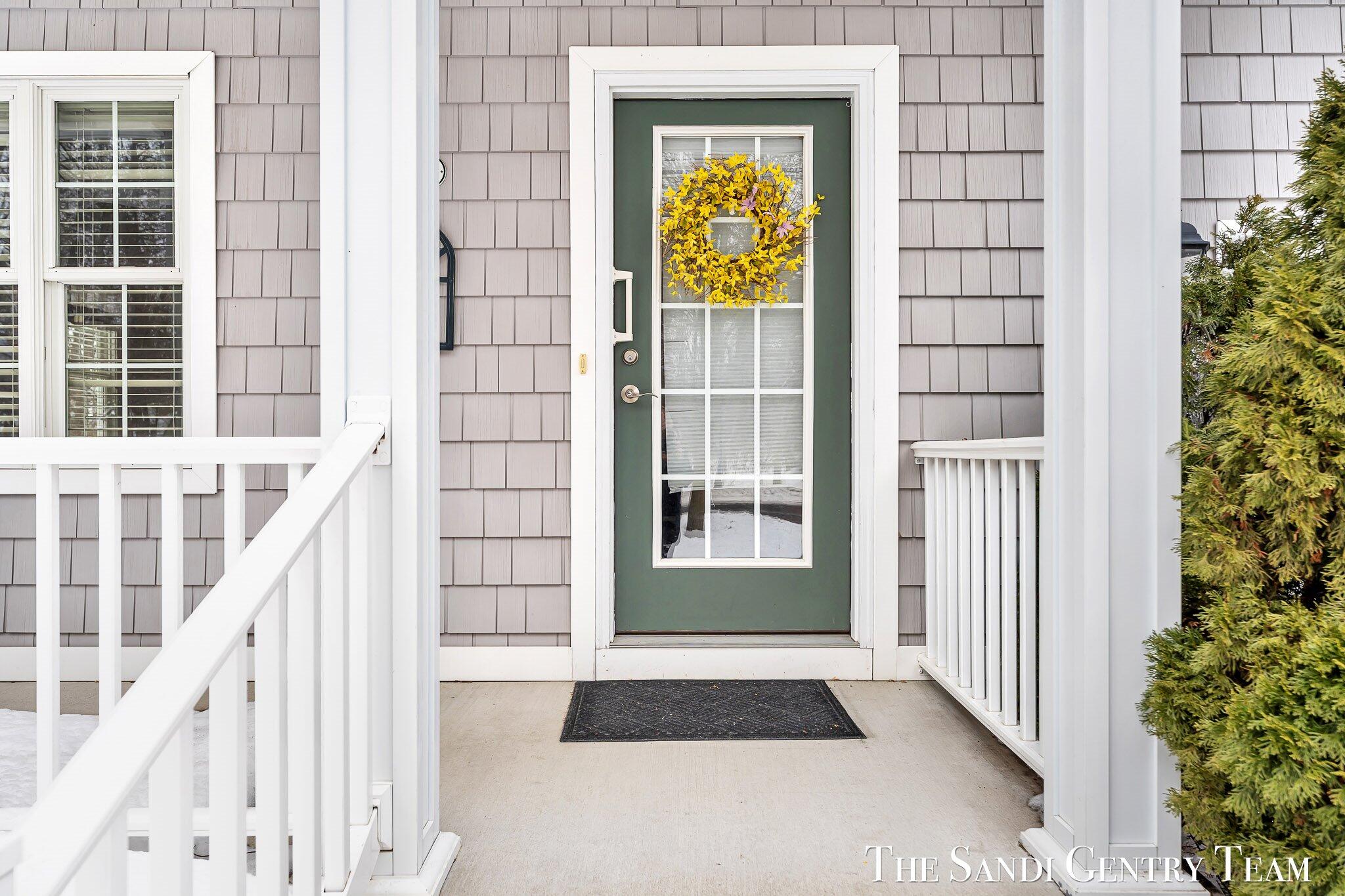 601 Lakeview Lane, Unit 1 Spring Lake, MI 49456 - Photo 3 of 40 04-AIV00716