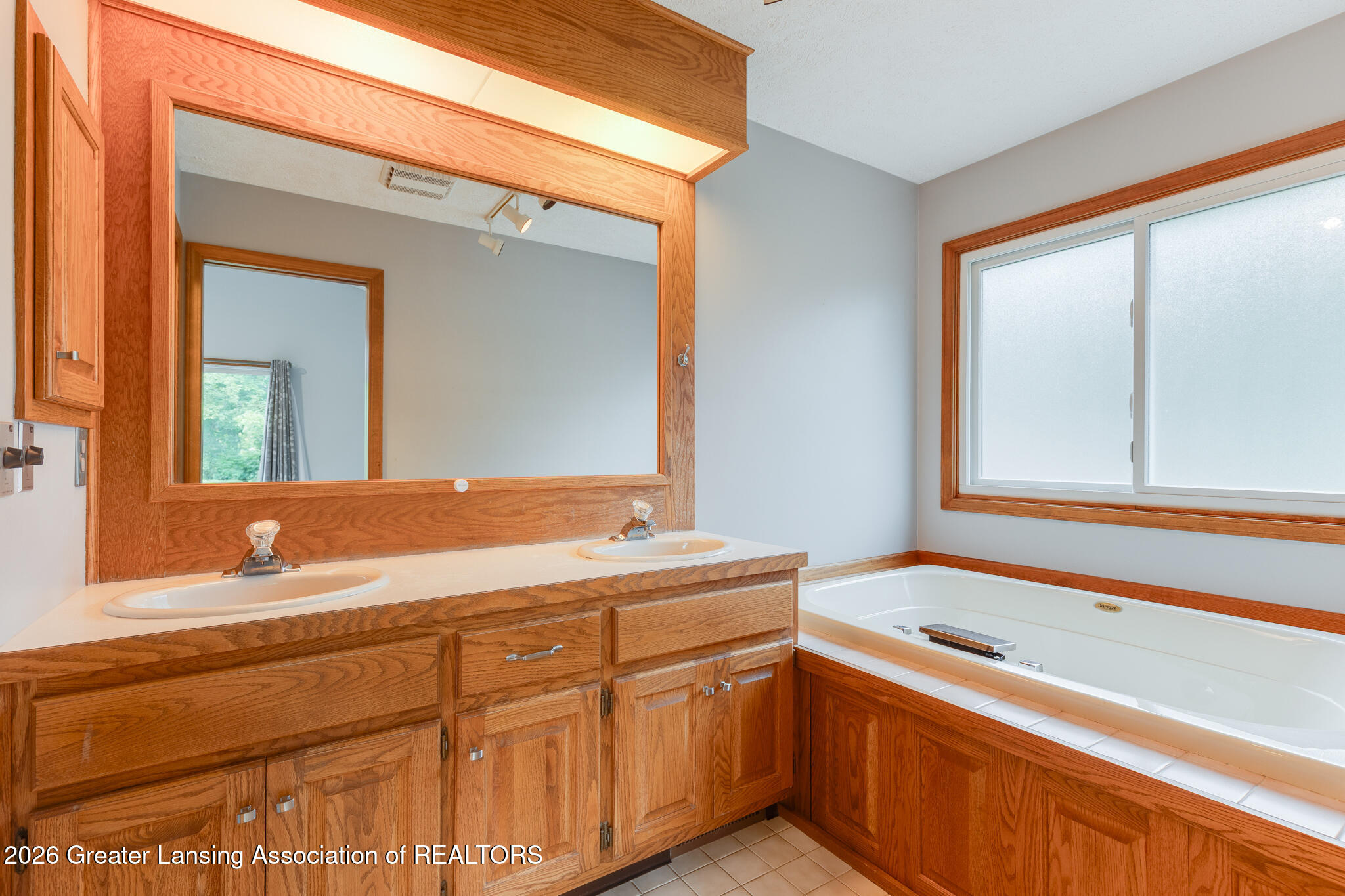 4115 West Howe Road Dewitt, MI 48820 - Photo 34 of 58 4115_Howe_BROCK-59