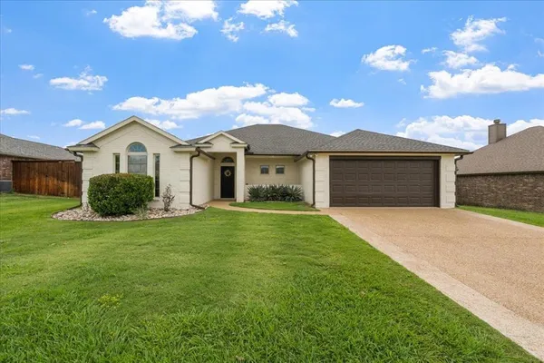 $349,500 | 909 Winged Foot, Corsicana, TX 75110