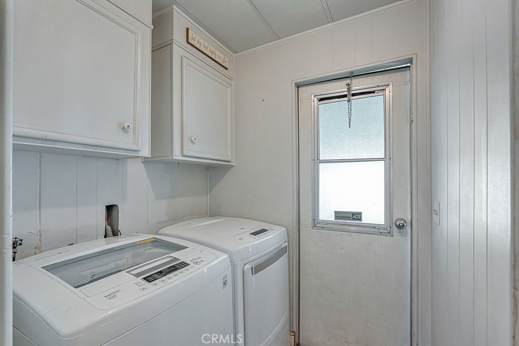 9999 Foothill Boulevard, Unit 48 Rancho Cucamonga, CA 91730 - Photo 13 of 38 Washer and dryer included.