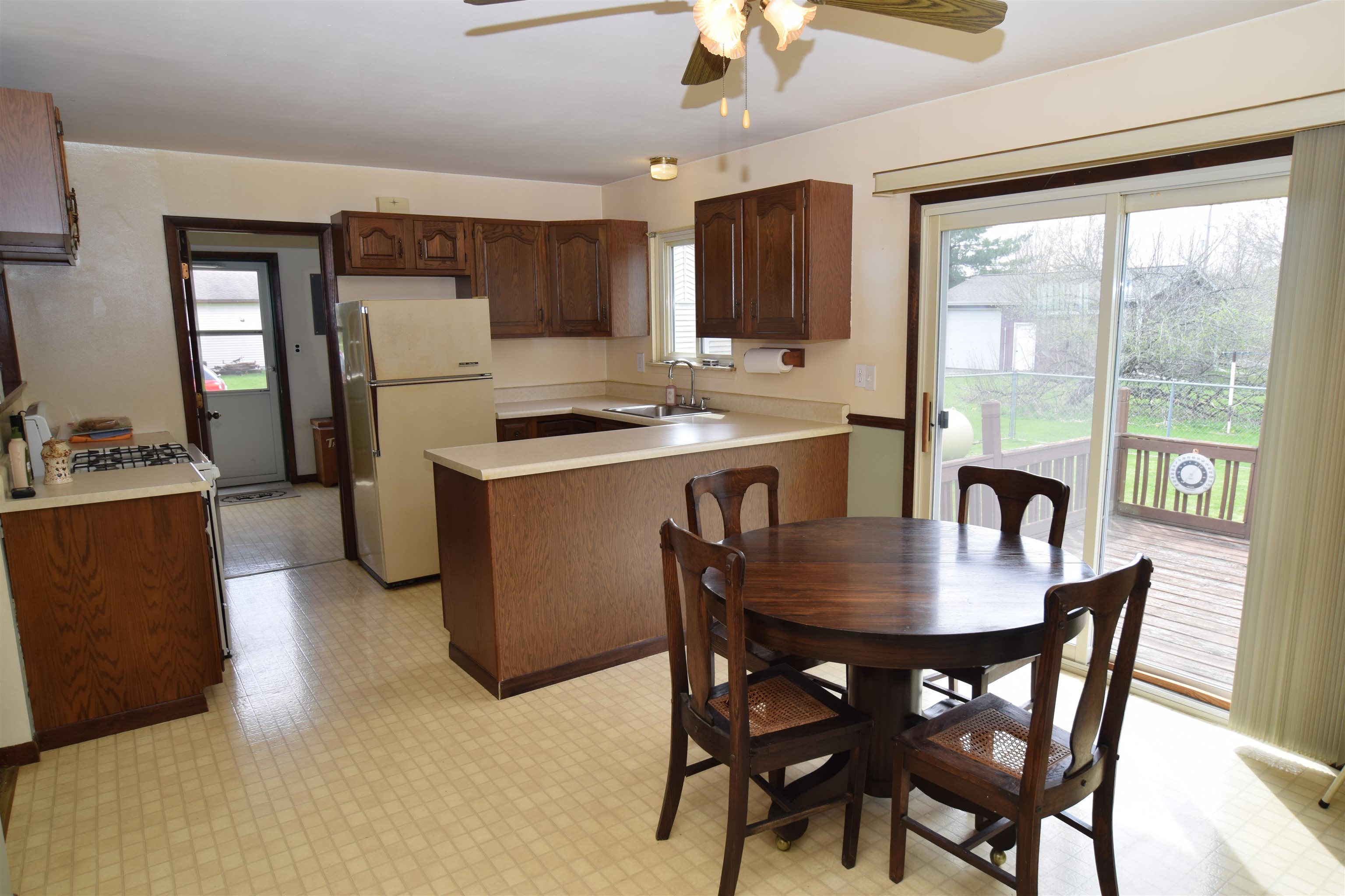 5666 11 Mile Road Freeland, MI 48623 - Photo 7 of 23