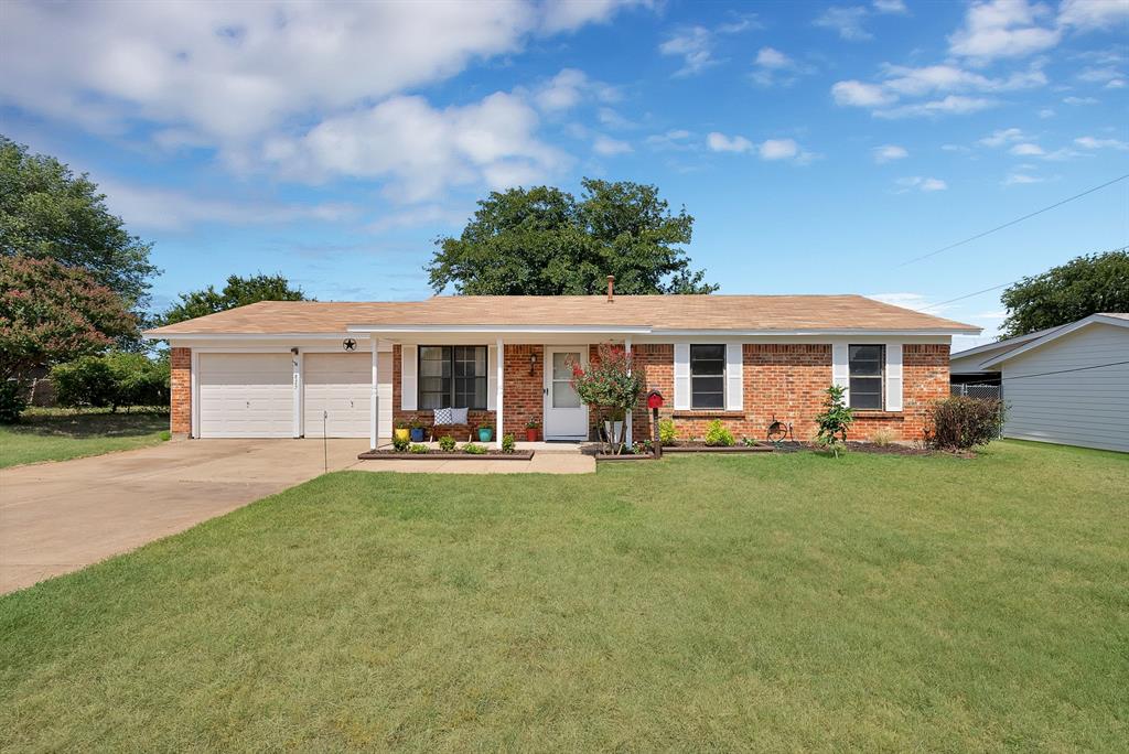 825 East Prairie View Road Crowley, TX 76036 - Photo 1 of 32 Gallery Image 1