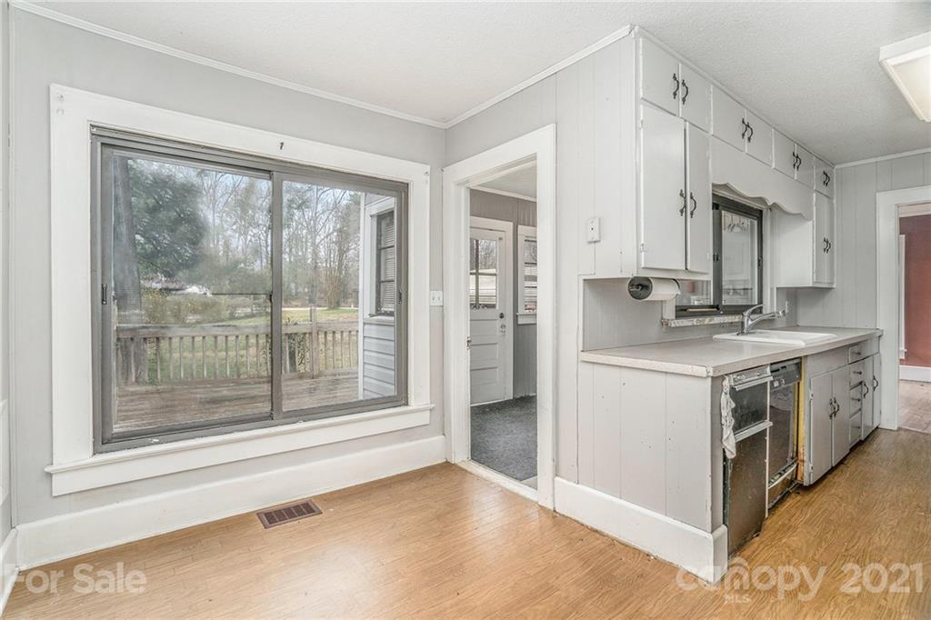 501 Eddleman Road Kannapolis, NC 28083 - Photo 8 of 32 Gallery Image 8