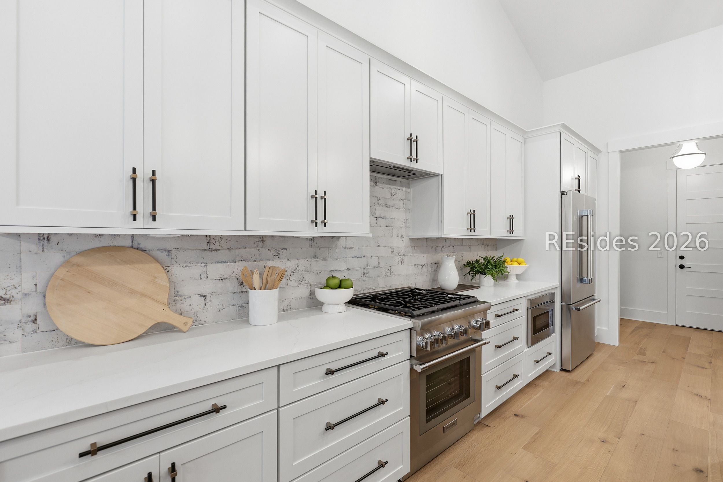 202 Fording Trace Bluffton, SC 29910 - Photo 12 of 52 Gorgeous backsplash with white cabinets.